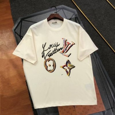 高品质 Louis Vuitton 路易威登 2025印花图案纯棉短袖T恤，定制32支300克同缸染面料 手感非常舒服 春夏最新砖柜同步 Os落肩版型 时尚又个