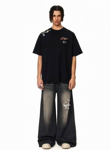 斯图西Stussy 花朵情侣款短袖情侣款T恤 ~采用280克液氨太空棉面料 ~立体裁剪 宽松版型 男女皆可穿 ~刺绣工艺 花朵国风 ~面料抗皱不变形 原厂领标吊