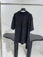 新品New Year Series 25 Hoodie大版型短袖T桖 复古平纹针织面料，大版剪裁 反穿正面饰以Logo patch 贴布绣 艺术作品 复古磨边效