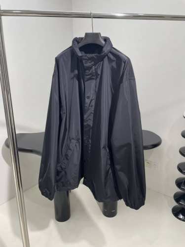 新品美工胶廓型防晒冲锋衣 定制纱线科技府绸面料 廓形版型剪裁 隐藏式帽兜 背面 Tape Type 徽标工艺印花 美工胶3D视觉 今年新设计美工胶图案 大家可以