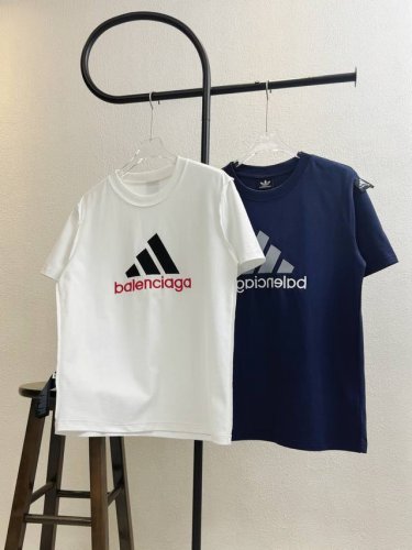 款号Xb79 balencigag Ad联名经典字母Logo组合双面穿刺绣圆领短袖 情侣同款 全套包装 三标齐全 区别市场通货 随意对比 纯棉280克高克重32