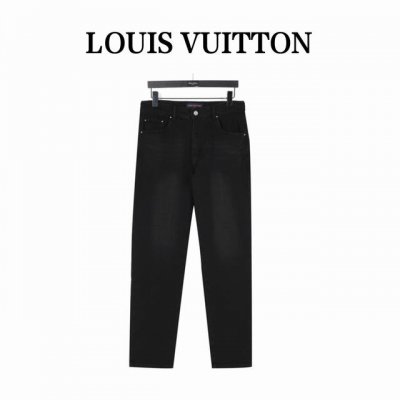 Louisvuitton 路易威登 后袋西部牛仔长裤 今年为止做的最牛逼的牛仔裤，重度水洗工艺，暗藏玄机的细节非常多，这次主推的裤子无论是版型还是上身都太完美，