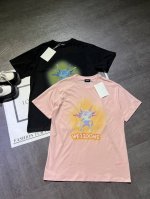 pp We11Don*2025Ss潮牌新品小怪兽弹幕字母印花短袖宽松T恤出货，大版型，男女同款，上身超好看，两色现货Sml