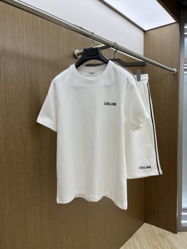 套 Celine 高端定制 2025春夏新款首发专柜最新款短袖短裤休闲套装 高端订制 设计前卫时尚！品牌Logo重工艺设计 高端定制丝光云朵棉面料.手感柔软.穿