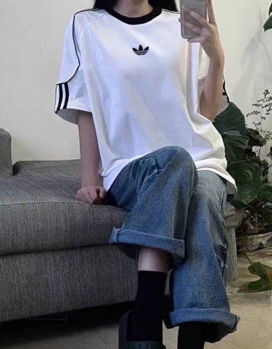 新款阿迪达斯Adidas 三叶草三条杠插肩撞色拼接Ins 领口螺纹针织情侣同款宽松落肩短袖T恤 面料: 280G重磅纯棉新疆长绒棉 采用特定重磅32S精棉平纹针