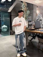 25Ss Amiri新款圆领短袖T恤，选用330克双纱平织棉面料打造，植绒工艺，螺纹针织领口。男女同款 码数：S-2Xl 颜色：黑，白两色 尺码表 S 胸围10