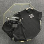 高品质套装 prada 普拉达凹凸提花套装， 独家新品，定制提花工艺，整件套装满印品标Logo字母，很显质感！辨识度很高，裤子做了抽绳的设计，方便调节，内里本布