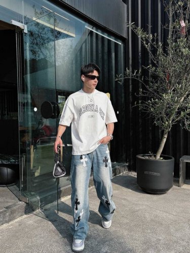25Ss Maison Margiela新款圆领短袖T恤 选用330克双纱平织棉面料打造 做旧工艺 螺纹针织领口 男女同款 码数 S-2Xl 颜色 黑 白两色