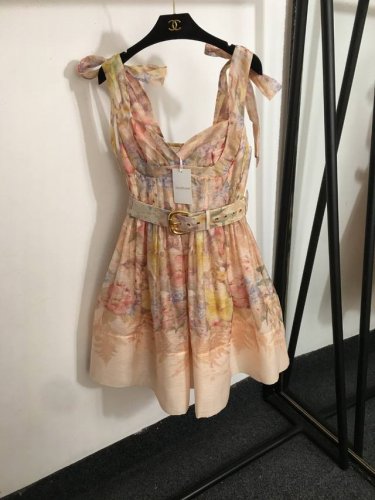 款号20253152 Zimmermann新款 优雅气质田园风彩色花朵印花 蝴蝶结吊带连衣裙 短裙 配腰带 浅粉色 S-Xl M码 胸围80 腰围70 长82