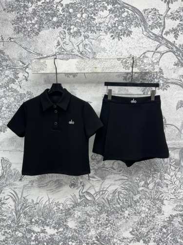 25春夏新款 极简休闲套装 Polo领短袖上衣+高腰搭片裤裙 短裤前面遮挡的一片式设计 完美避免普通短裤的尴尬 上身显瘦又百搭 一套上身时髦又高级 颜色特别吸睛