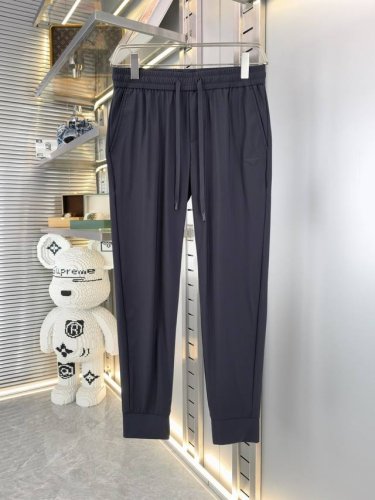 p220 Prada 普拉* 春夏新品新款弹力纤丝绿竹桑蚕丝面料，柔软舒适宽松直筒 穿上新颖 时髦面料舒服透气，穿着非常舒适 低调不失奢华 穿出去非常有档次。裤