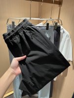 arcter*X始*祖鸟 2025春夏新款休闲运动风格休闲裤，户外品牌可能大家第一想到的就是加拿大鹅、始祖鸟。给人一种标签试的感觉！除了在款式设计上颇有造诣之外