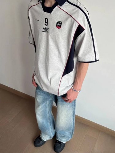 新款阿迪达斯Adidas 9号刺绣工艺西海岸风情侣同款宽松拼接落肩短袖T恤 面料: 300G重磅纯棉新疆长绒棉 采用特定重磅32S精棉平纹针织面料，260克重；