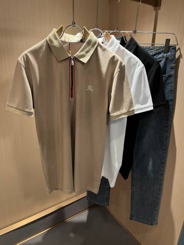 bur*Erry 巴*莉 2025春夏新款男士短袖Polo衫，品牌最新设计元素！既不单调也不复杂,恰到好处的展现品味！客供顶级定制珠地棉面料！舒适吸汗透气根本不