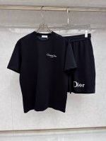 迪奥 2025Ss春夏新款短袖套装，男女同款。上身效果超赞，码数 M-3Xl