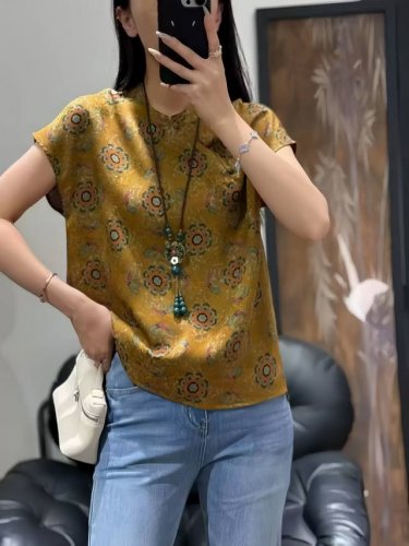 无敌爆款 复古中式盘扣上衣 立领设计端庄典雅 斜襟古韵十足 整体版型简约 能巧妙适配多种风格下装 日常穿着尽显优雅与别致 Smlxl