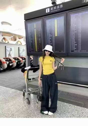 爆版啦，Alo刺绣短袖T恤裤子腰带， 两件套，图片色，Sm两个码，一套太好看啦，闭眼入