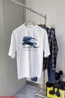 j350 Br巴宝莉 2025官网新款字母印花双层重工短袖T桖 字母图案不管是T桖还是卫衣都是每年的爆款单品 前幅大面积印花采用大康丽数码印花机直喷 成本极高