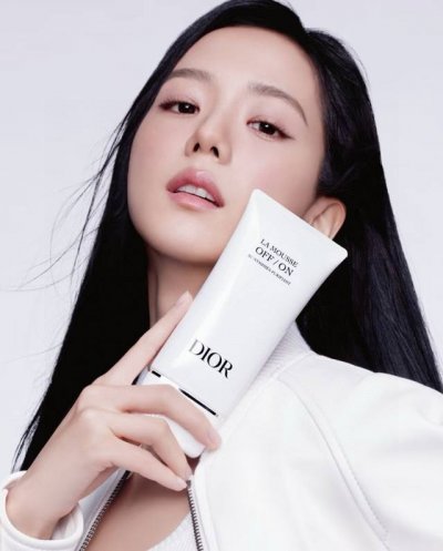 免税 Dior睡莲洗面奶 配专柜手提袋 Dior睡莲洁面卸妆 +洁面二合一 用腻了山茶花可以试试迪奥睡莲洗面奶！！天鹅绒羽毛般轻盈绵密Dior迪奥开关睡莲洁面洗