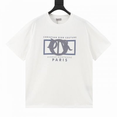 Dior 迪奥 24Ss 贴布刺绣字母短袖 此款T恤饰以Dior Charm标志贴布刺绣和印花 双重工艺更具创意 经典的罗纹圆领设计 休闲百搭 与各式休闲装扮搭