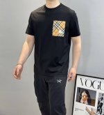 Bbr*巴宝-莉2025S新品短袖T恤，经典B家格子口袋设计呈现.精选格子布料拼接.简约百搭款。190G丝光棉面料棉 不仅挺括，保持潮流的廓形，又穿着舒适，纱织