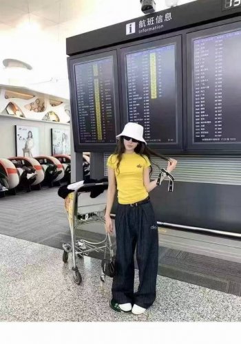 爆版啦，Alo刺绣短袖T恤裤子腰带， 两件套，图片色，Sm两个码，一套太好看啦，闭眼入