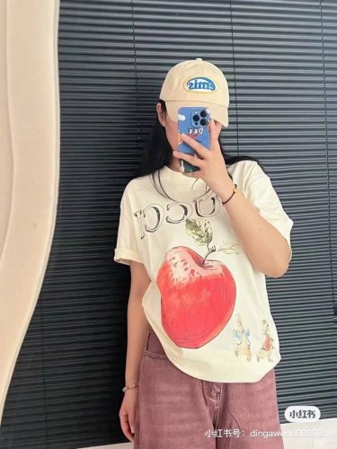 新款上新 独家定制高版本Gucci古驰夏季彼得兔涂鸦石墨印花男女情侣款圆领短袖T恤，双纱240G精梳棉面料，流氓兔大彩色前福水印花。衣服印花怎么洗也不会掉落 下