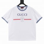 Gucci 古驰 新款拼色印花圆领T恤 定制高克重 针织棉面料精心制作，手感特别的扎实，质感拉满，松软细腻上身舒适，优越的吸湿排汗性能，不闷热！胸前草写Logo