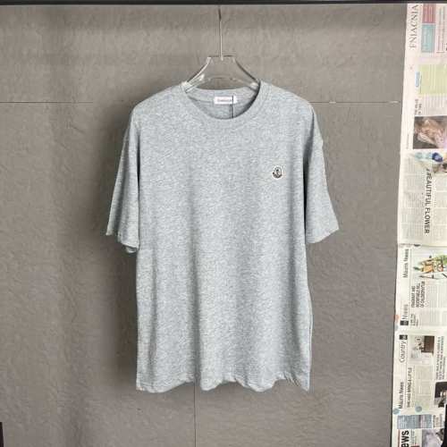 B07 Moncler蒙口 刺绣章仔 经典标识 Logo标识精致升级，灵感源自八十年代复古 原版面料 官方同款 短袖T恤 定制270克同缸染面料 手感非常舒服