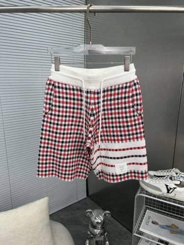 tb汤姆布朗 Thom Browne2025Ss新款针织短裤 定制面料采用威化布织法 提花针织工艺 版型紧致立体 4杠拼接 定制裤绳五金质感强 顺滑 上身舒适透