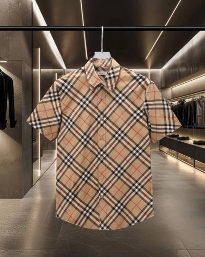 Bur 巴宝莉 Burberry爆款来袭 斜格纹弹力棉府绸短袖衬衫系列 2025Ss官网新款短袖 衬衫 衬衣，精美工艺 高端版本，专柜定制面料 透气舒适度高，精