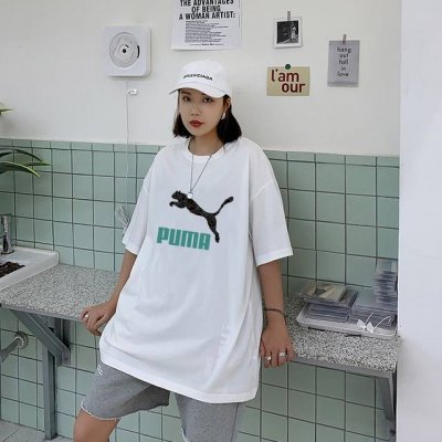 上新！ 春夏新款彪马 Puma 短袖T恤,版型剪裁特别有讲究！上身很洋气显瘦内搭外穿都看 高密针织圆领设计，平整简约！亲肤透爽！T恤面料的柔软性舒适性无可挑剔！