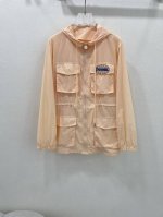 Chan*L 25新款Vintage 中古薄款冲锋衣 防晒外套 胸前四口袋工装风拉满 搭配精美Logo 字母刺绣装饰 定制五金 定制面料 轻薄透气不闷热 连帽腰