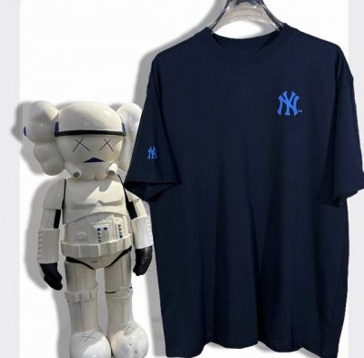 Mlb 洋基大联盟1903Logo 面料：采用260克双沙纯棉 绣花：采用田岛精密绣花机 印花：采用进口数码印1-1精准定位 工艺：采用4针6线 普通工厂p完全