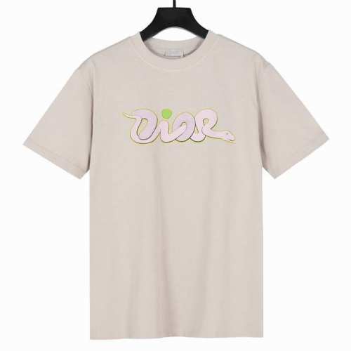 Dior X Kaws 迪奥联名系列2025蛇年限定灵蛇出动印花短袖T恤 面料采用260克重精梳棉，定制32支1*1螺纹，成衣两遍水洗处理，面料舒适亲肤无异感，