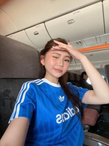 Adidas阿迪达斯古着限定丝绸球衣宝蓝色短袖T恤 谁懂阿迪球衣的含金量实在太好看啦 Ad球衣谁穿谁是纯情女高 少女感满满！ 很有美式的感觉 单穿还是叠穿个打底