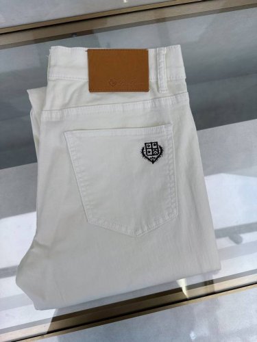 p340 Lp 2630春夏新款现货上市，原单爆款牛仔裤超级定制款，原版五金，超级重工工艺，版型超赞细节做工无可挑剔！款式不挑人，特别高档，好货不等人，看中赶紧