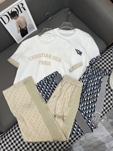 dio* 25Ss新款T恤阔腿裤套装 老花印花面料 印花面料拼接装饰 休闲款 两色三码Sml