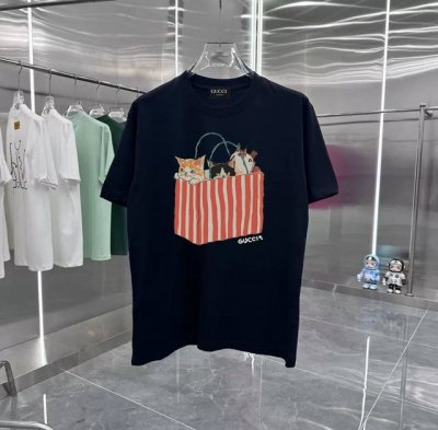 gucci礼袋猫咪系列 专柜款复古情侣 印花短袖T落肩袖 重磅280G精梳棉材质 透气舒适 版型宽松 进口外贸级专柜印花 随意搓洗不褪色不变形 情侣款 男女同款