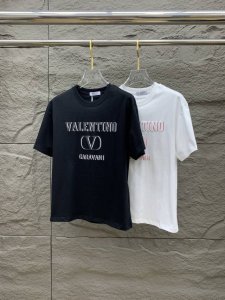 调价 调价 市场有仿版认准工艺和面料 25Ss华伦天奴纯棉最新面料 最高版本 经典标识图案Logo时尚简约潮流短袖 最顶级的品质专柜原单短袖 顶级制作工艺进口面