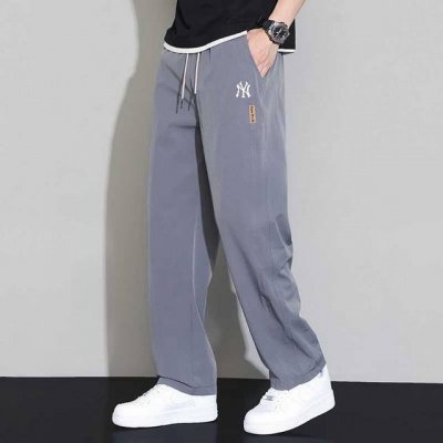 上新 Ny Mlb纽约洋基队春夏冰丝束脚休闲长裤。 定制新型锦氨纶面料 ，柔软亲肤 ，不起球， 有弹性。个性百搭 ，立体裁剪版型合身，不挑身材舒适着装。 迷你胶