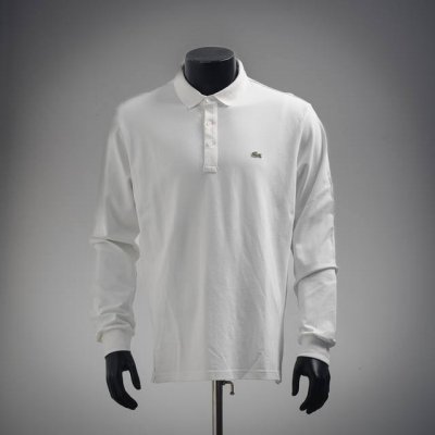 Lacoste 鳄鱼Logo刺绣polo长袖T恤衫 这次我们为大家带来的是全新升级单品 克32支纯棉拉架朱地网眼，三粒纽扣全部采用深海贝壳扣，硬度，重量，色泽都