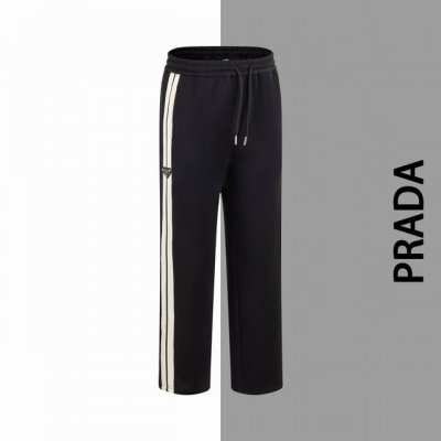 款号 G168 普拉达织带错位小标卫裤 prada 官网一致款式 面料：450克高克重精品复合面料 同缸同色织染松紧腰颜色一致 经典织带缝纫小标工艺 配套：三标
