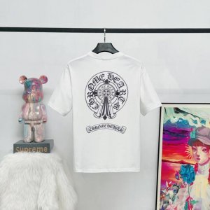 款号 K03 原版原标 chrome Hearts克罗心重叠马蹄梵文字母十字架男女休闲宽松短袖T恤 采用250克双纱纯棉面料 .高克重 1 1版型 官网同步黑白