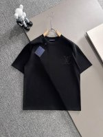 Louis Vuitton* 2025春夏款上新 原高版本 驴家Lv 面料采用270克高密度纯棉 不变形 不缩水 工艺介绍：双线走位 胸前采用进口烫珠工艺＋后幅