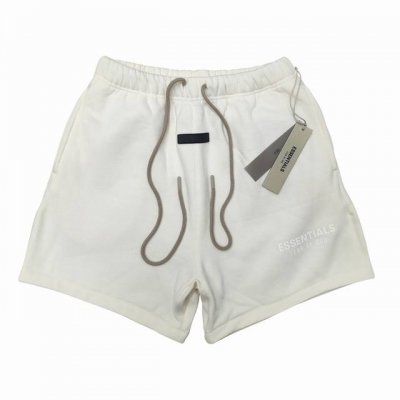 上新 乳白色 顶级版本新款 Fog Essentials 云系列 高品质短裤 作为当下超火的美国高街潮牌，Fog独特的街头哥德风格、没有夸张的设计图案、采用独特