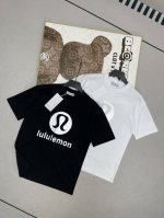 顶级复刻版。 夏季新款Lululemon露露3M反光大标皮标短袖T恤 Yb定织定染面料、颜色 印花、版型 辅料 印花采用日本Brother白墨数码直喷成衣印花，