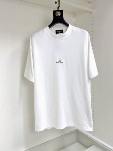 P220 Balenciaga 巴黎世家 高版本 顶级圆领短袖高级定制百搭款式 任何人都可以轻松驾驭 面料全订制工艺 胸前奢华经典品牌最新Logo设计，非常显档