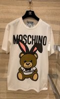2020Mos新款大耳朵兔Tee，经典的 代购品质 众多明星同款，进口原版面料，百搭又舒适， 胸前兔子印花俏皮可爱，完全不挑人穿 强烈推荐尺码Xxs Xs S