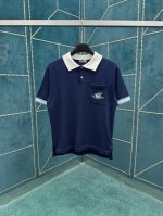 迪奥 25Ss新款Christian Dior Couture 铃兰刺绣 Polo 衫是二零二五秋季男装系列新品，为衣橱的基本单品增添高订风范。采用蓝色棉质平纹